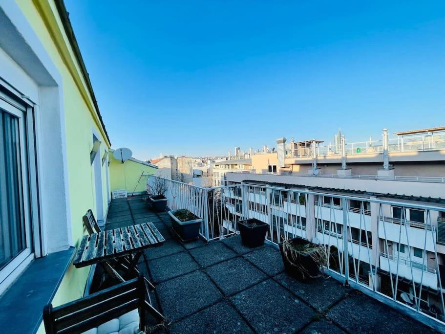 Cosy Flat With Huge Terrasse! Long Or Shortterm Διαμέρισμα Βιέννη Εξωτερικό φωτογραφία